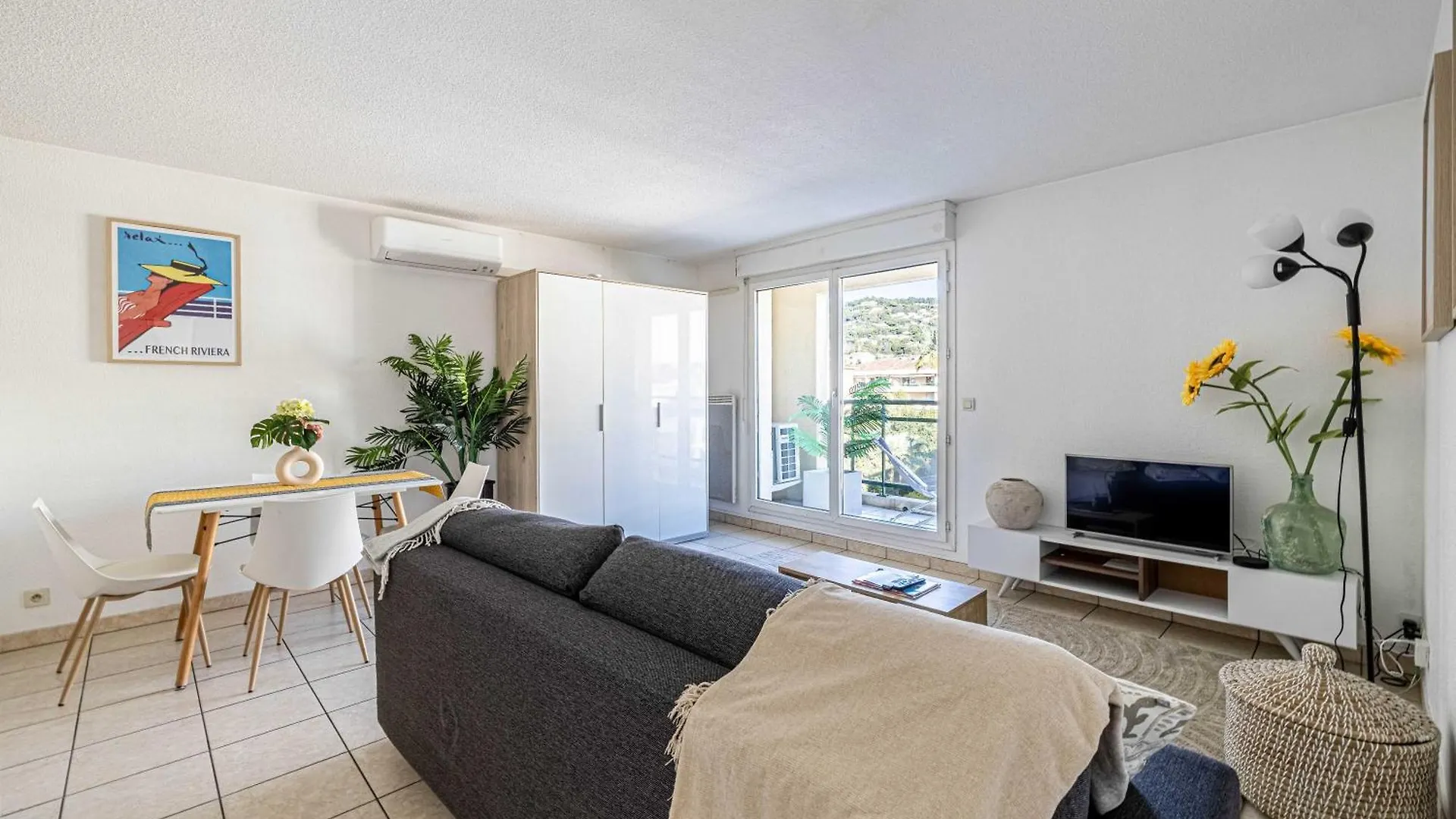Apartment Bright One Bedroom Apt With Parking And Terrace Cannes