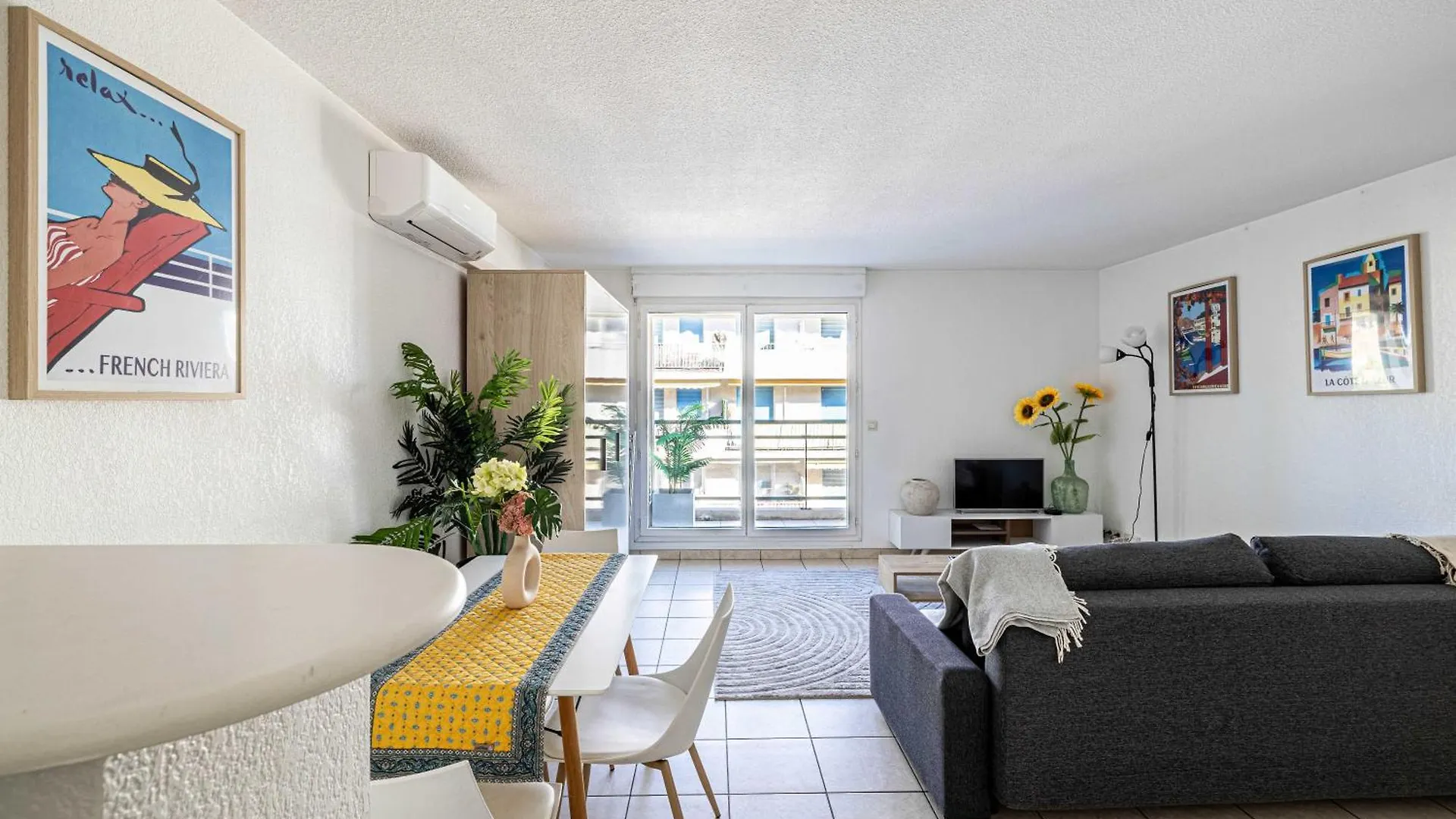 Bright One Bedroom Apt With Parking And Terrace Cannes