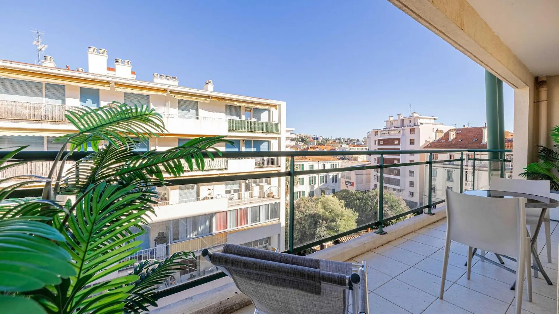 公寓 Bright One Bedroom Apt With Parking And Terrace 戛纳